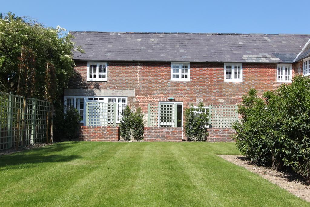 Woodstock Suites Charlton (West Sussex) Exterior foto