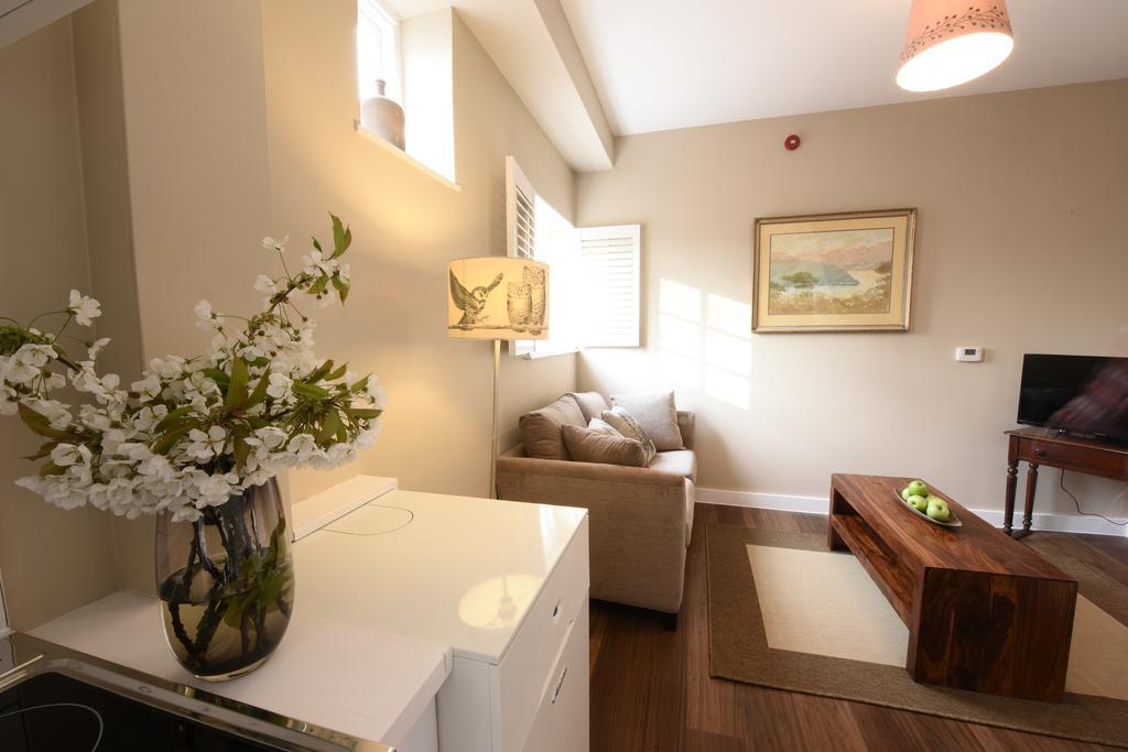 Woodstock Suites Charlton (West Sussex) Exterior foto