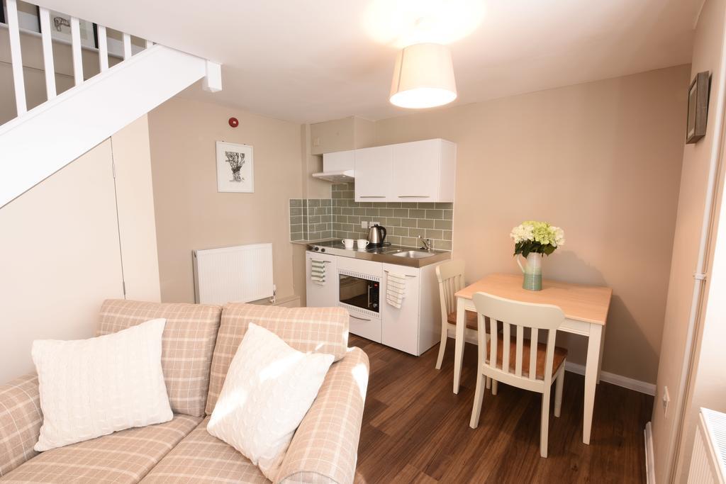 Woodstock Suites Charlton (West Sussex) Exterior foto